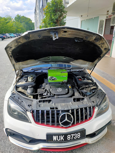 AMARON Car Battery VS BATTERY SHOP