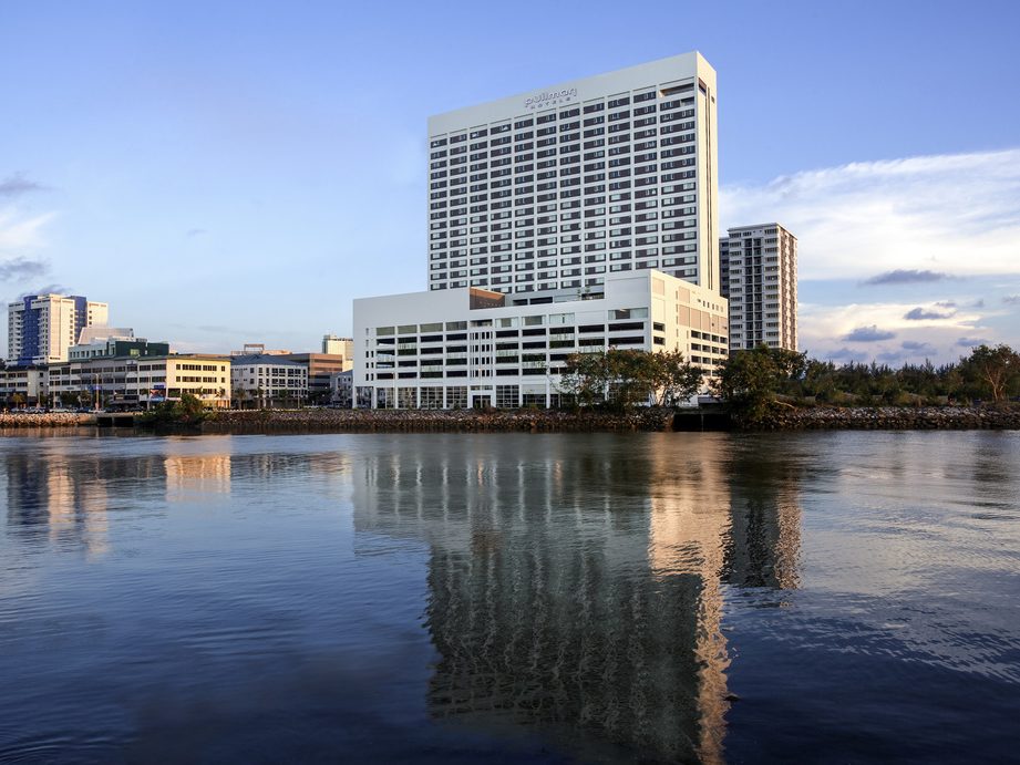 pullman miri waterfront